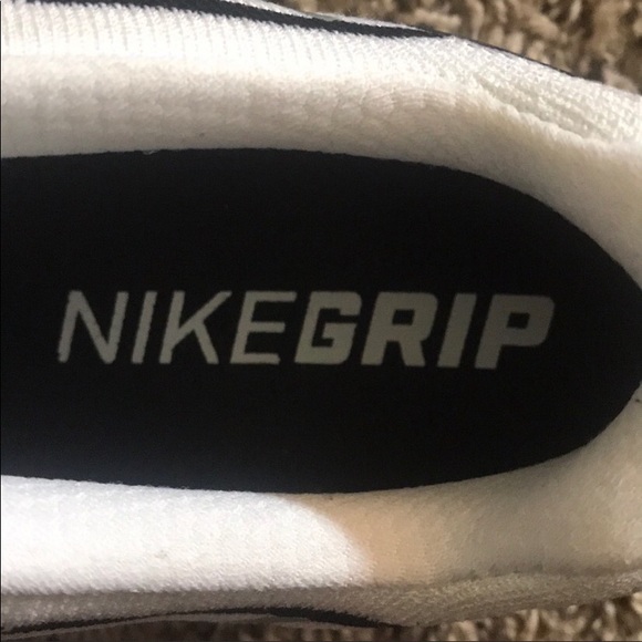 Nike Grip Metcon - Picture 2 of 8
